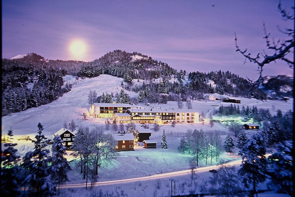 Morgedal under snow on a winter evening